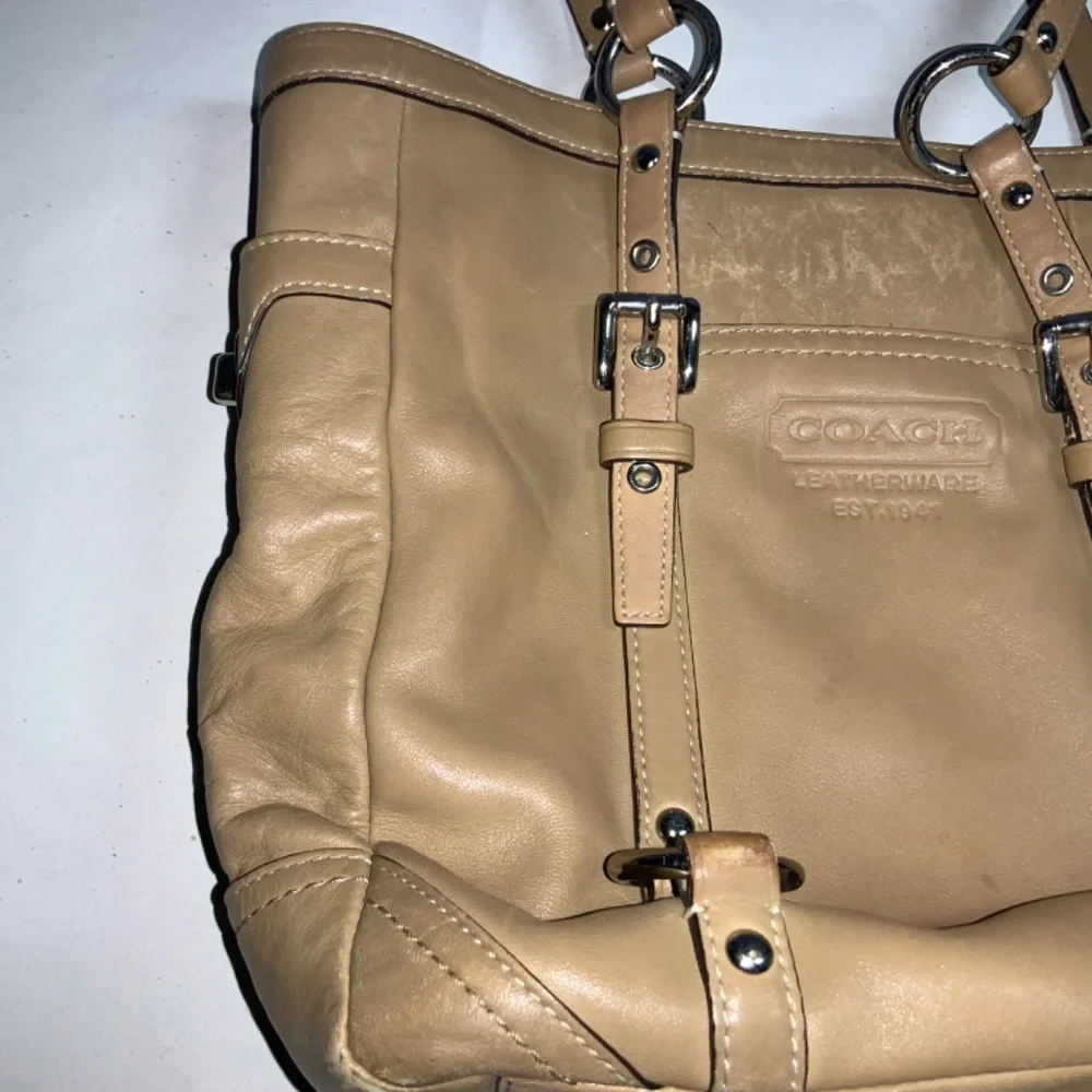 Coach Y2K Leather Lunch Box style Tote Bag Model # K0720-F11524